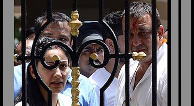 sanjay-dutt-manyata20130516040443