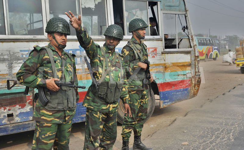 1388071276-bangladesh-army-is-deployed-in-dhaka_3566884