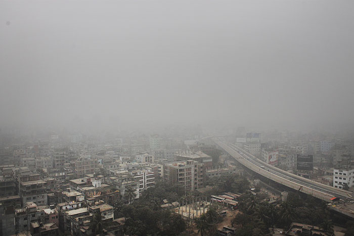 Fog-in-Dhaka-city---120140115114300