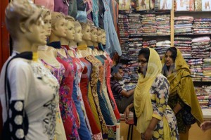 1374870404-eid-ul-fitr-in-bangladesh_2293052