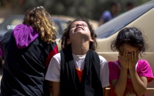 কান্নার শব্দ শোনা যাচ্ছে না। তবু এসব মুখ দেখলে বোঝা যায় প্রিয়জন হারানোর শোকে তারা কতটা মুহ্যমান।