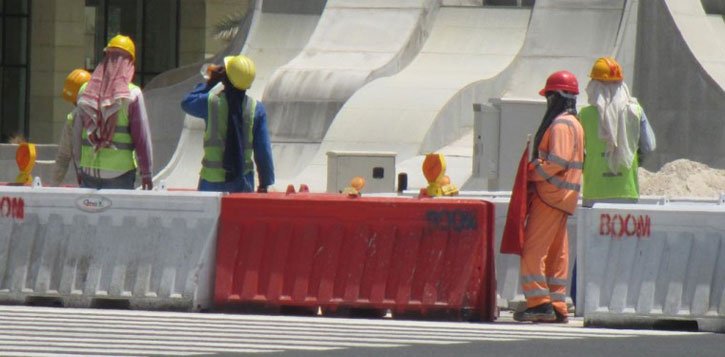 midday_work_bg_604957738