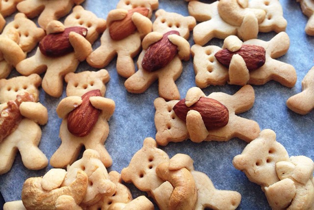 cute-hugging-bear-cookies-maa-tamagosan-13