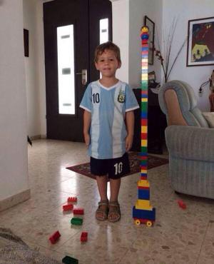 e60ba3c15aa006a3500c72782271848d-messi-gaz (1)