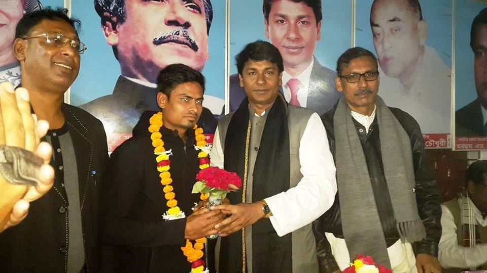 10610723_472990122842276_6223436081227936070_n