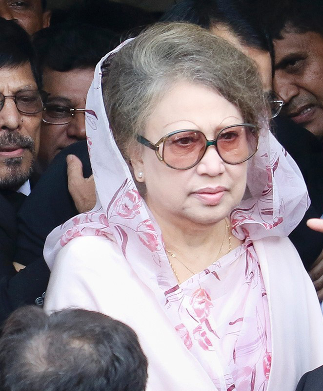 01_Khaleda+Zia_Court_A+Pramanik_050415_0004