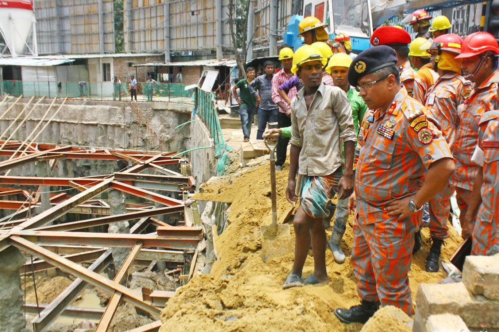 27-05-15-Road Crash_Kawran Bazar-37