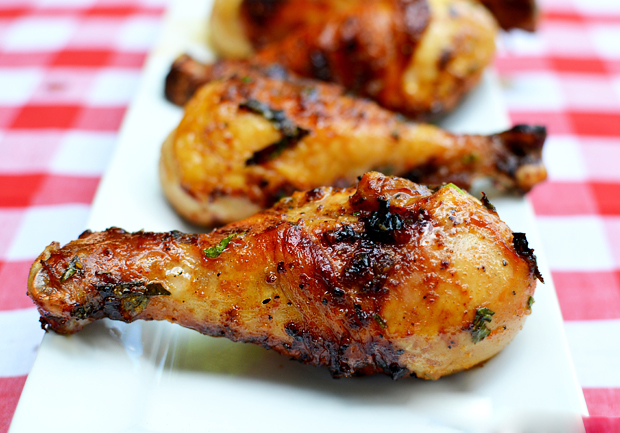 Grilled-Beer-Marinated-Chicken-Drumsticks-by-PictureTheRecipe