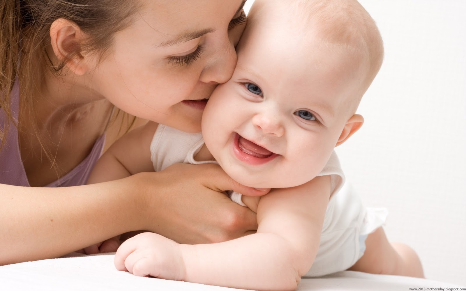 baby-coming-out-of-mother-hd-happy-mothers-day-lovely-hd-image-wallpapers-zoo-wallpaper