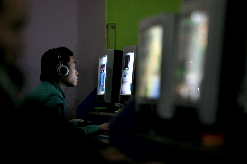 China's Netizen Population Hit 210 Million