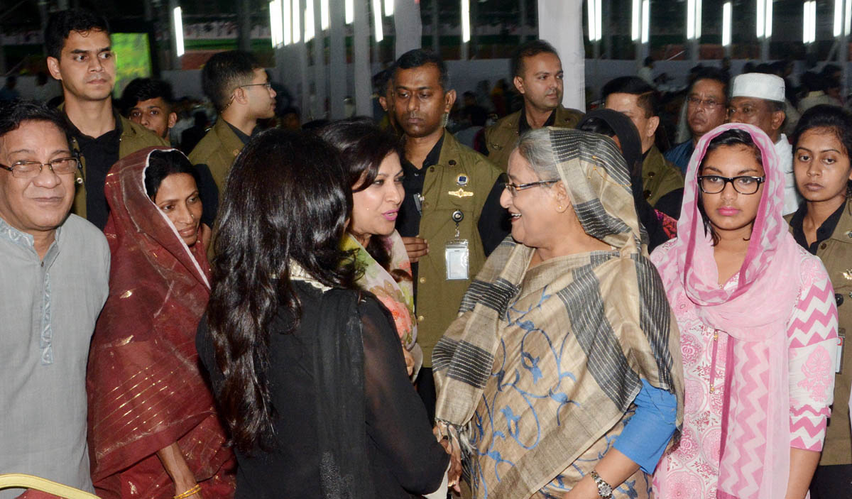 11-07-15-PM_Gono Bhaban-3