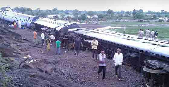 madhya_pradesh_trains_derail__303230