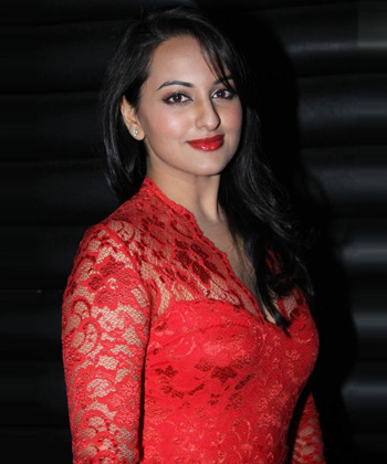 sonakshi sinha in red